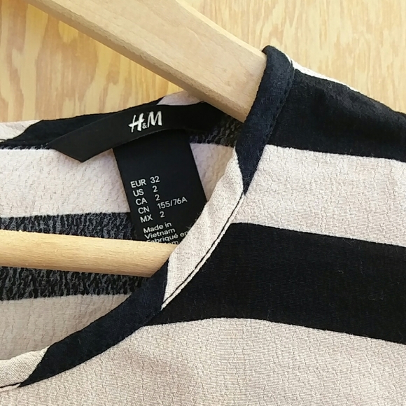 H&M | Striped long sleeve top - Picture 3 of 3